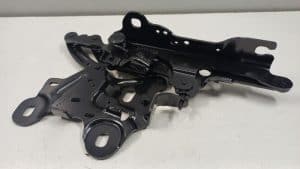 23834172 – 41007427125 – Bonnet Hinge