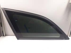 23906160 – 4G9845299J, 4G9845299JNVB – Driehoeks Ruit links-achter