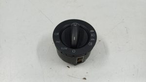 23919239 – 4F2941531D5PR – Light switch