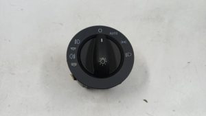 23968283 – 4F1941531D5PR – Light switch