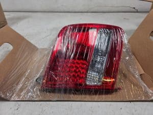 23915806 – 4E0945093G – Achterlicht links