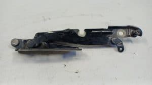 23788408 – 4F5827301D – Scharnier Achterklep