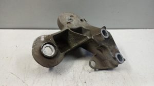 23923600 – 4F0199352N – Motorsteun