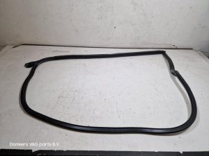 24141192 – 8W6831708RH, 8W6831708D – Portierrubber 2Deurs rechts