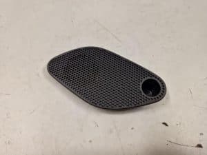 24001353 – 8F00354104PK – Speakerkap