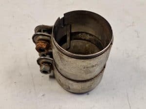 24168576 – 8W0253141D – Uitlaat Pijpverbinding