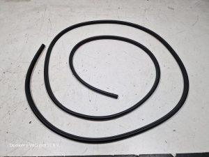 24191924 – 11A837701A – Portierrubber 4Deurs links-voor