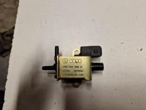 24393038 – 026906283H – Vacuum ventiel