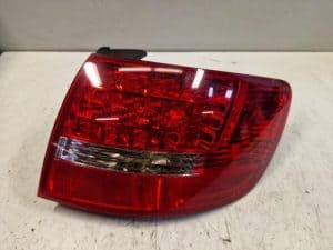 24379464 – 4F9945096E – Taillight, right