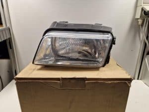 24421616 – 8D0941029 – Koplamp links