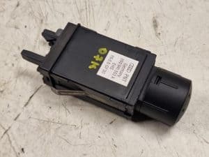 24340036 – 8N0941503AB98 – Verwarmingsschakelaar Achterruit