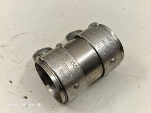 24386640 – 8W0253141D – Uitlaat Pijpverbinding