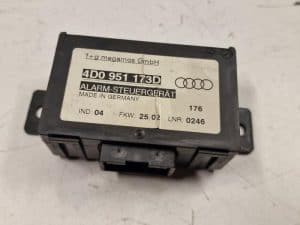 24336478 – 4D0951173D – Alarm Modul