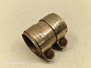 24386633 – 8W0253141D – Uitlaat Pijpverbinding