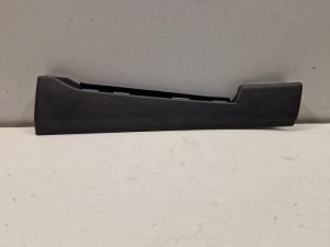 24421041 – 4KE8682044PK – A-stijl Afdekkap rechts