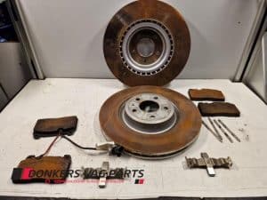 24555696 – 4G0615301, 8R0698151M – Bremsscheibe + Bremsklotz vorne