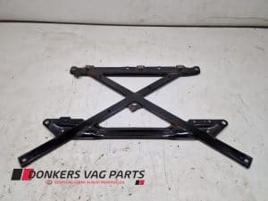 24539961 – 8K1399345E – Steun (diversen)