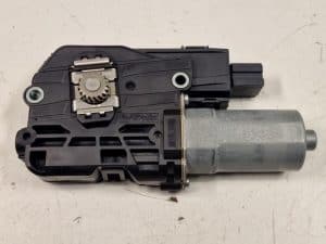 24421003 – 3G5877795 – Schuifdak Motor