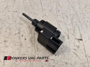 24765849 – 3B0945511C – Brake light switch