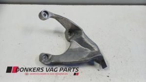 24803654 – 4M0399403F – Versnellingsbak Steun