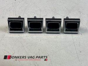 24807027 – 4M0864203B – Bevestigingsoog vloer