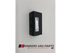 25100602 – 8W0035736 – AUX / USB-Anschluss