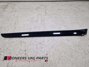 25403495 – 8E0867409M7Z9 – Decorative strip