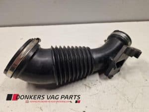 25537952 – 059129615E – Air intake hose
